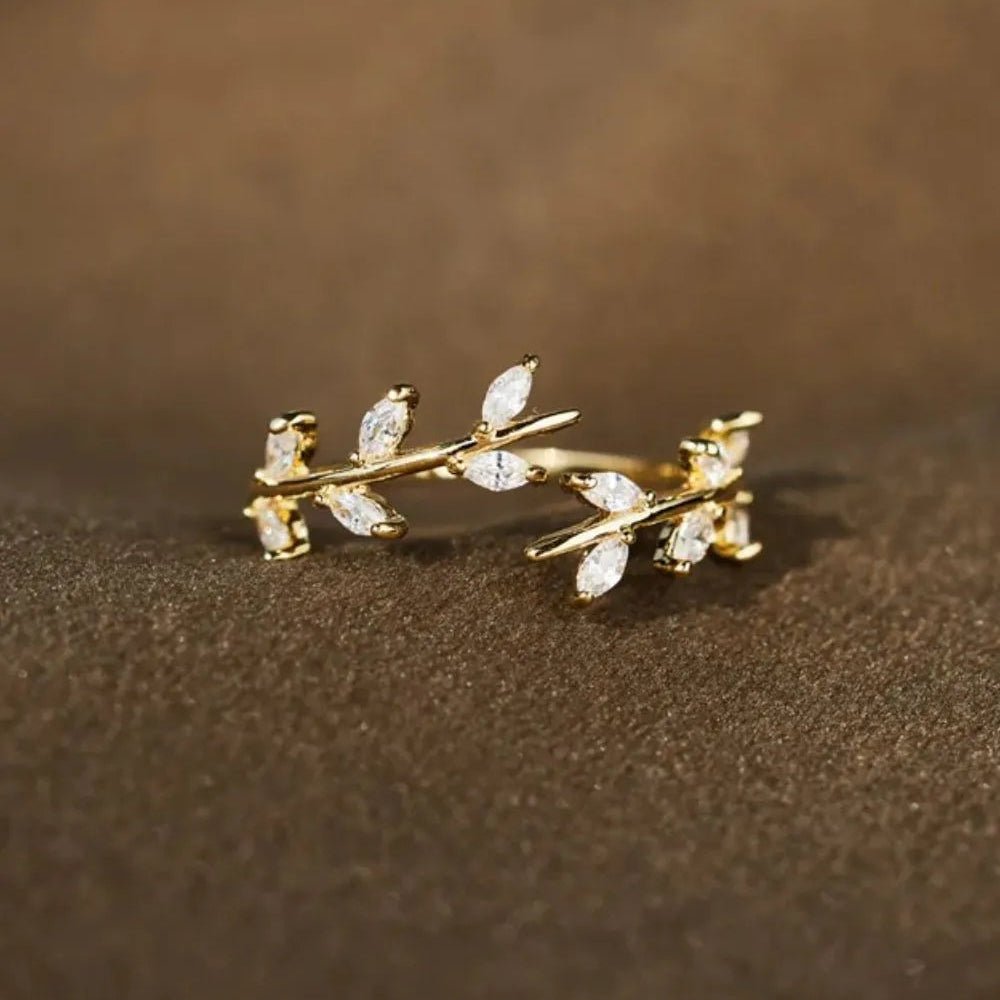 Verdant Whisper Ring - Ivory Embers