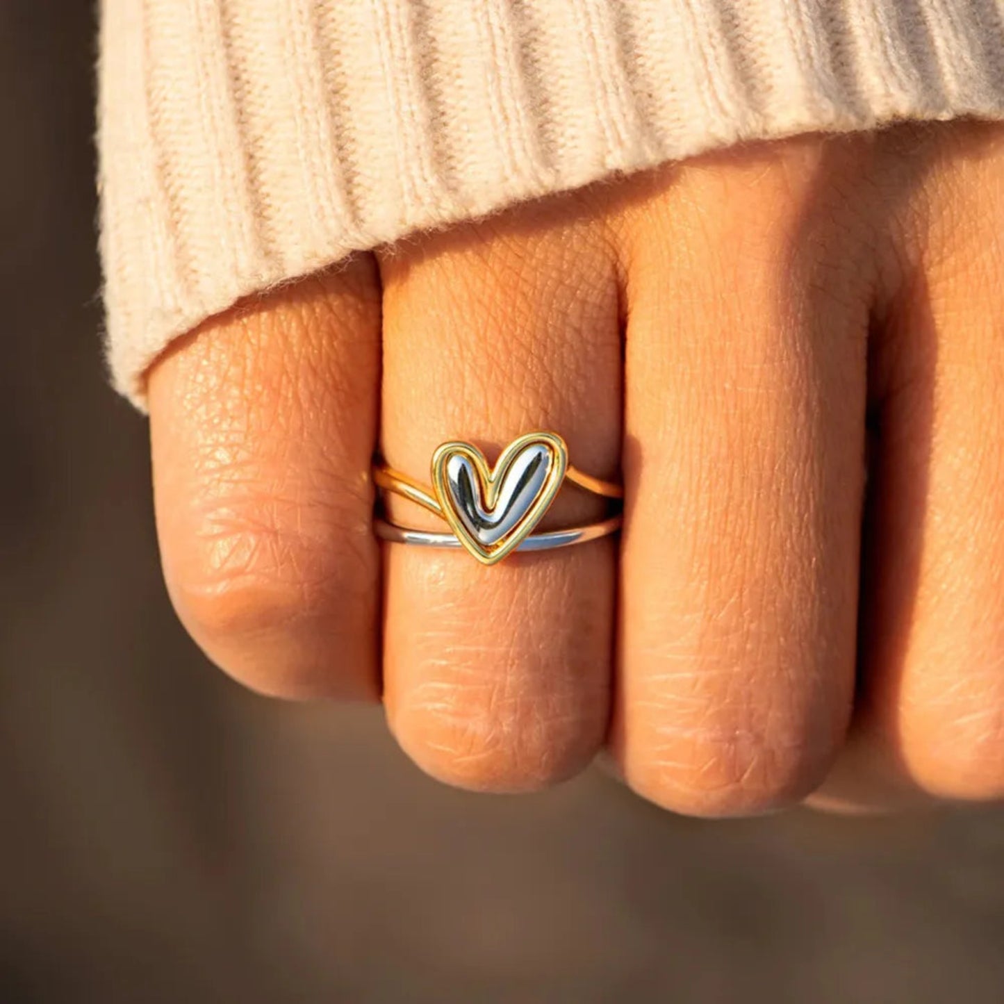 Vera Heart Ring - Ivory Embers