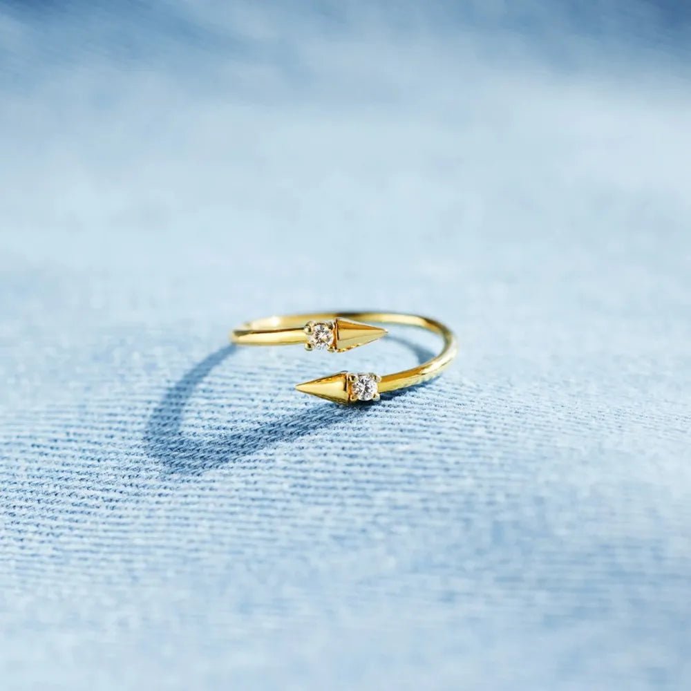 Arrowlight Ring - Ivory Embers