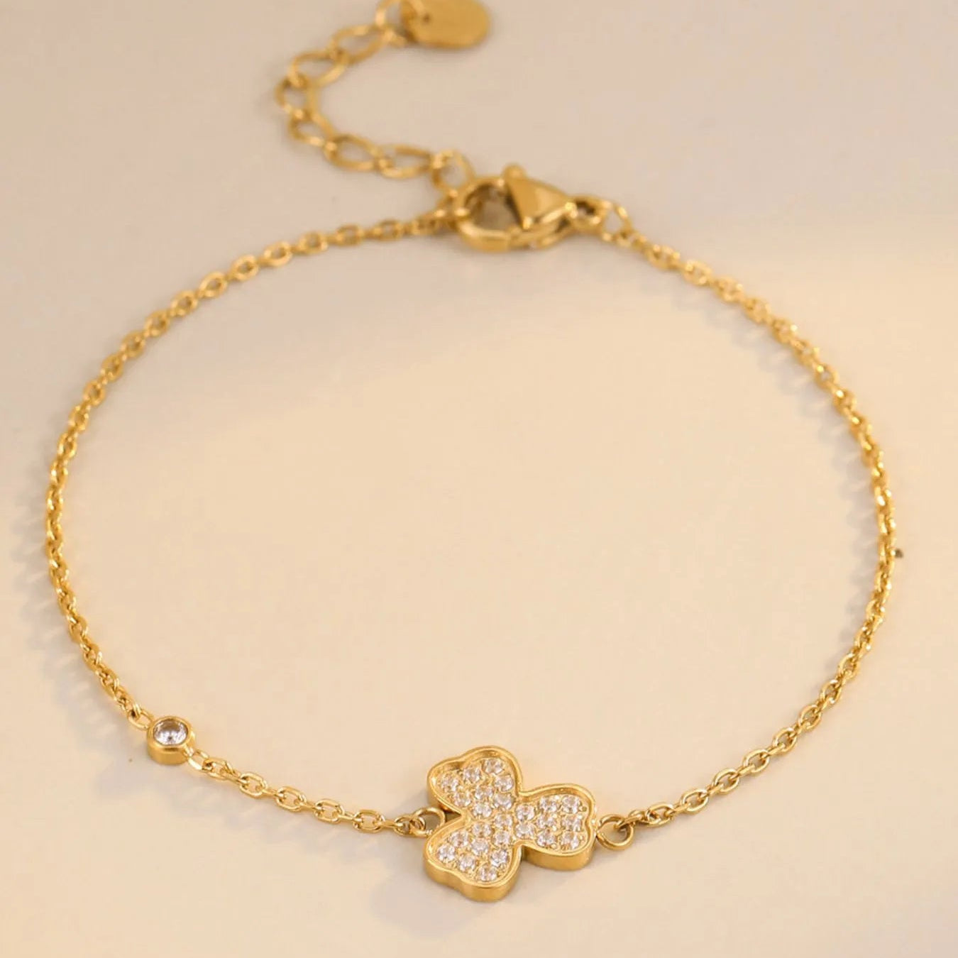 Lumen Clover Bracelet - Ivory Embers