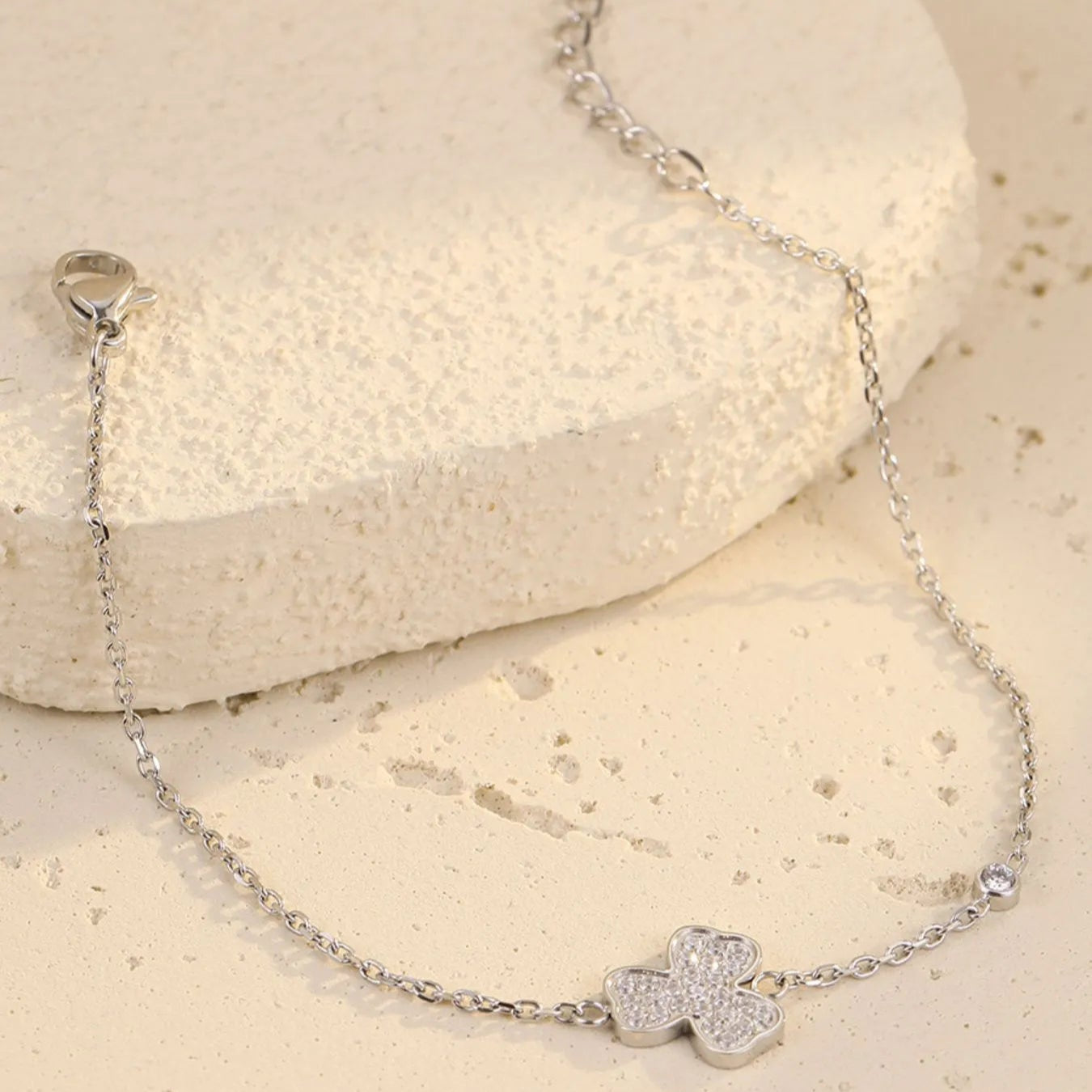 Lumen Clover Bracelet - Ivory Embers