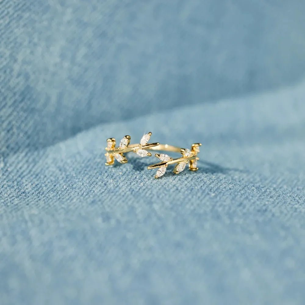 Verdant Whisper Ring - Ivory Embers