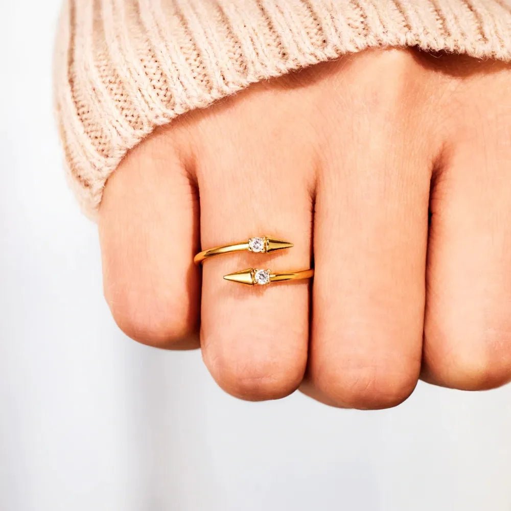 Arrowlight Ring - Ivory Embers