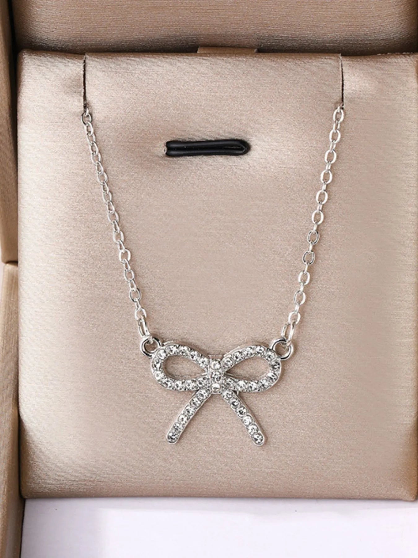 The GlimmerKnot Necklace - Ivory Embers