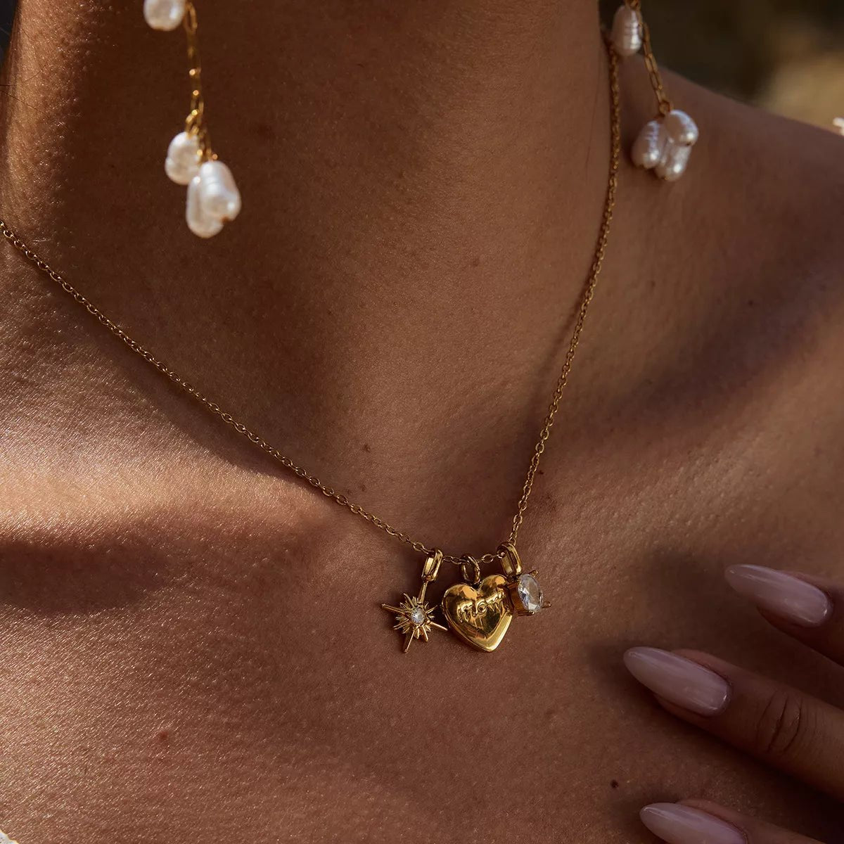 'Mom' Heart Necklace - Ivory Embers