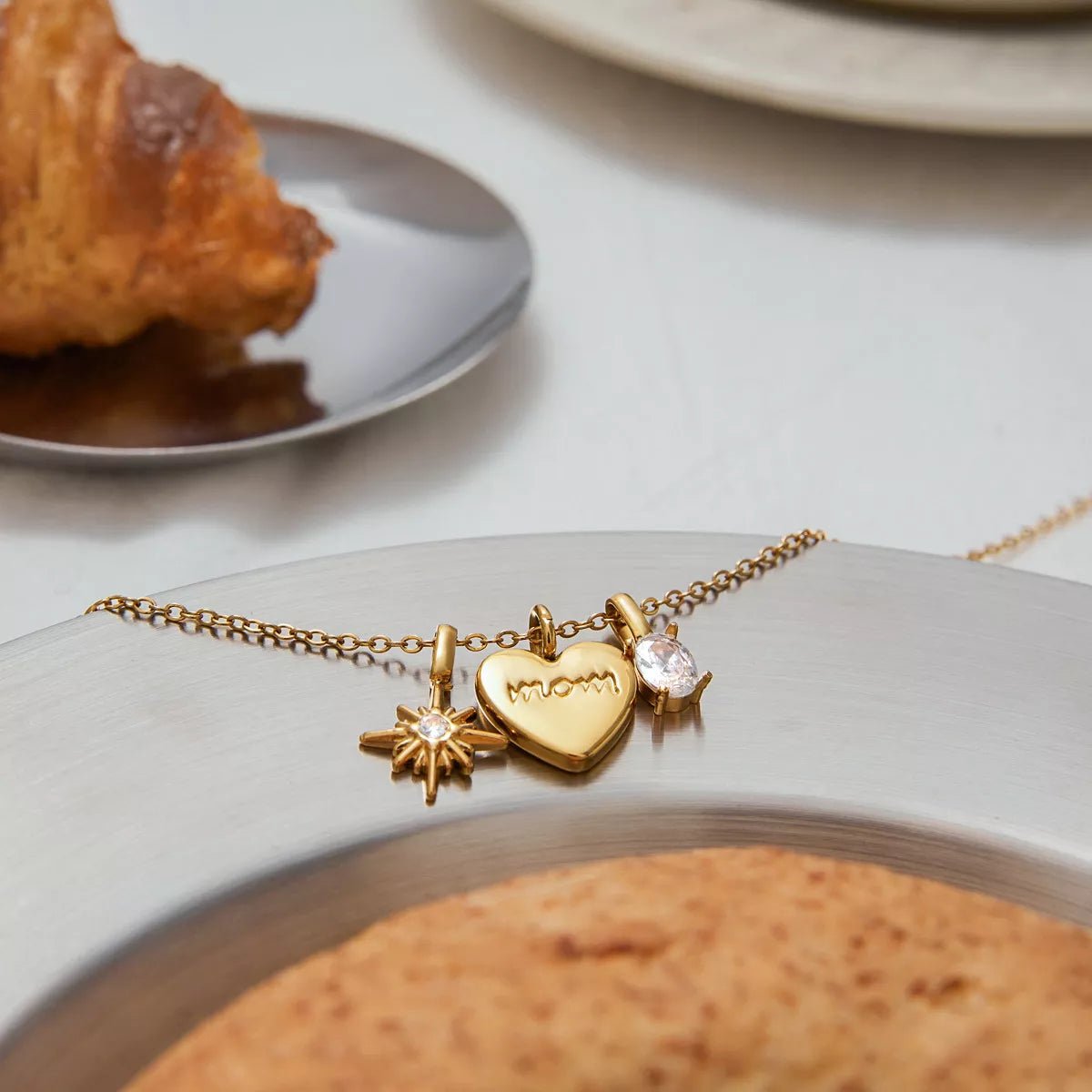 'Mom' Heart Necklace - Ivory Embers