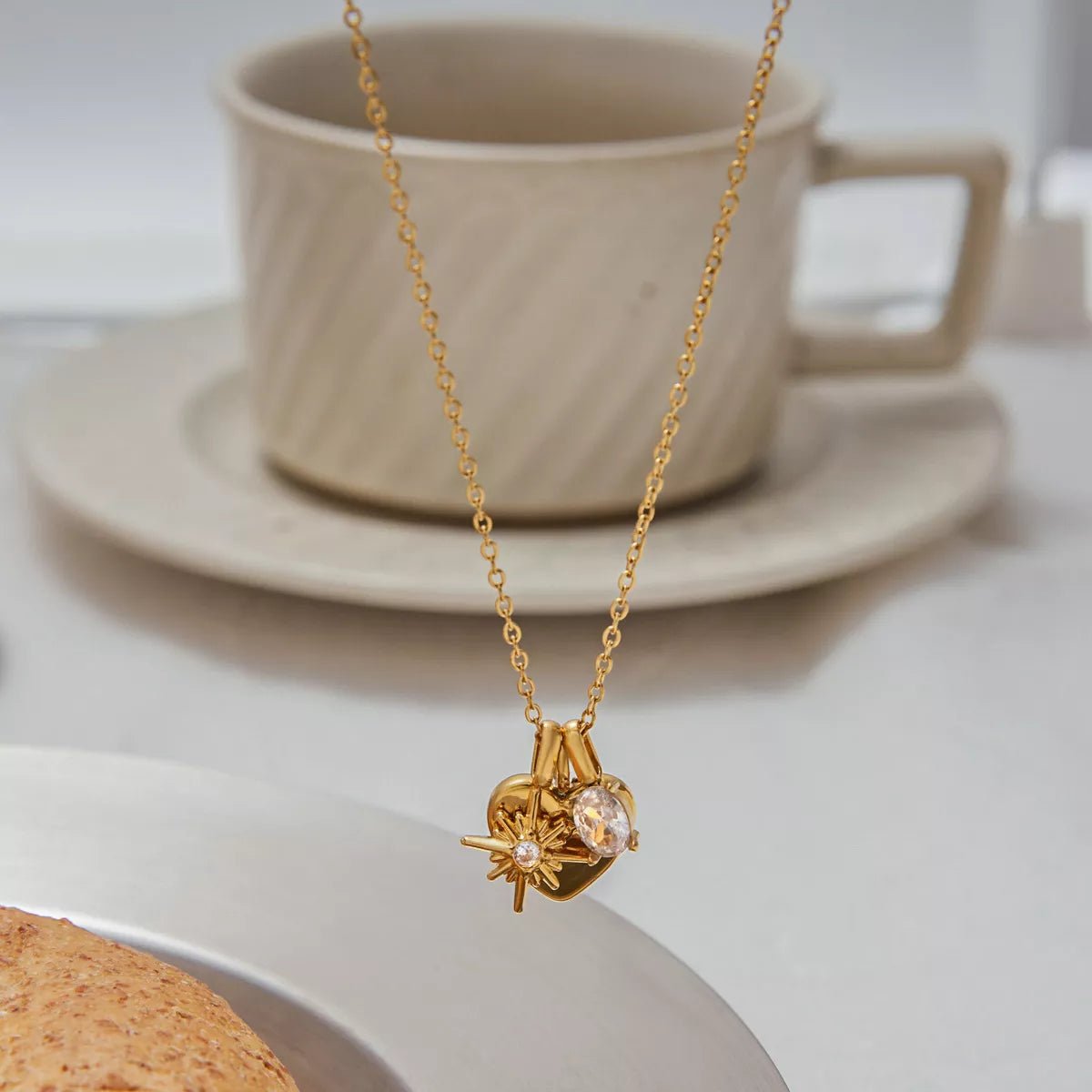 'Mom' Heart Necklace - Ivory Embers