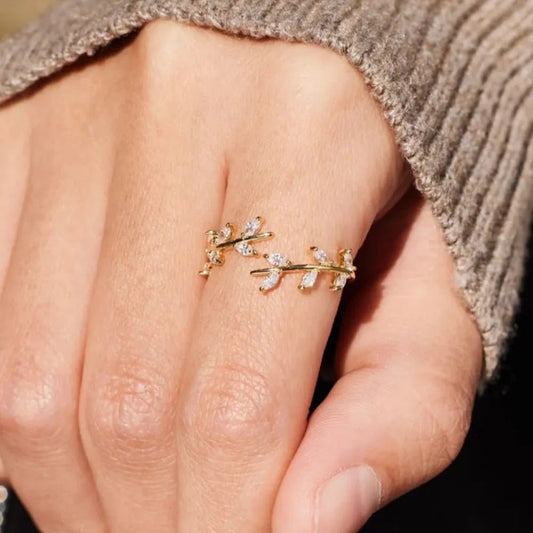 Verdant Whisper Ring - Ivory Embers
