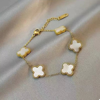Clover Charm - Ivory Embers