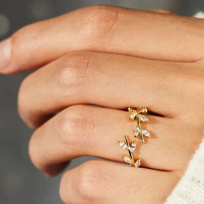 Verdant Whisper Ring - Ivory Embers