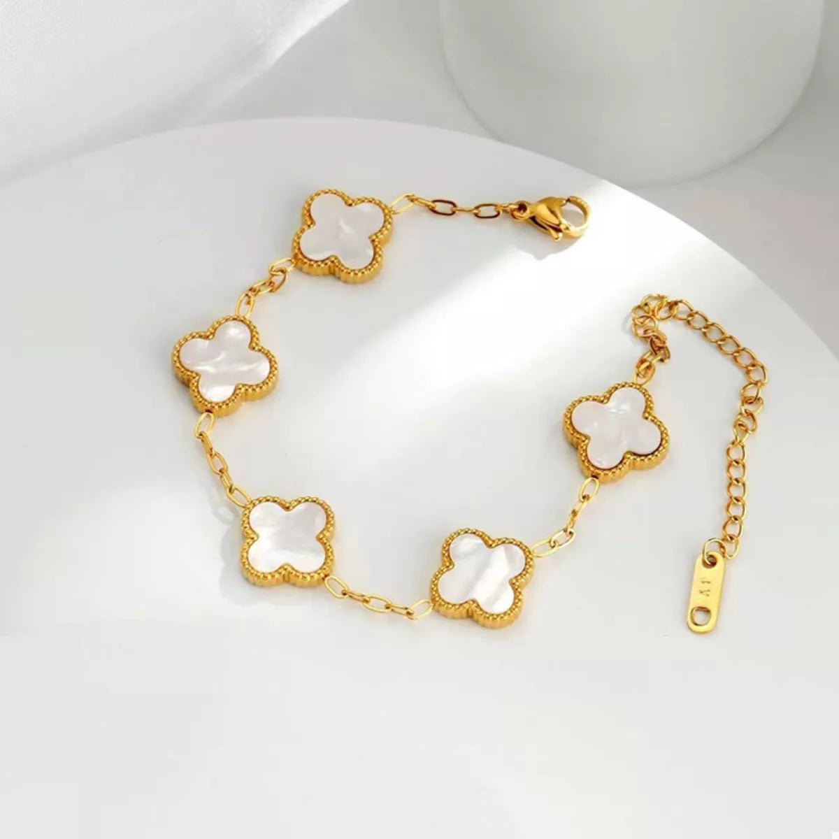 Clover Charm - Ivory Embers