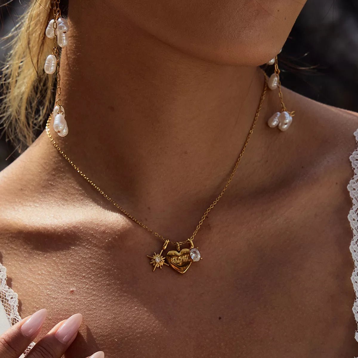 'Mom' Heart Necklace - Ivory Embers